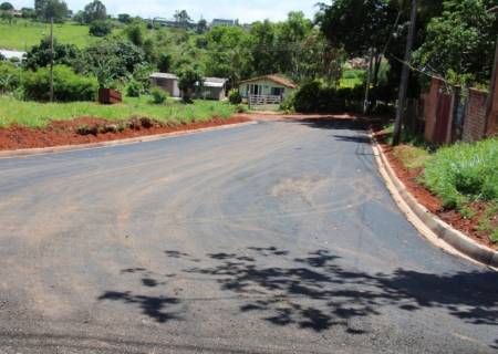 Prefeitura finaliza pavimentao de duas das cinco ruas do Jardim Paraso na zona oeste