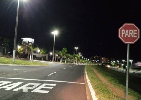 Prefeito Daniel Alonso segue com a troca de iluminao em vrios pontos da cidade