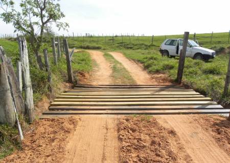 Prefeitura mantm manuteno em pontes e estradas rurais